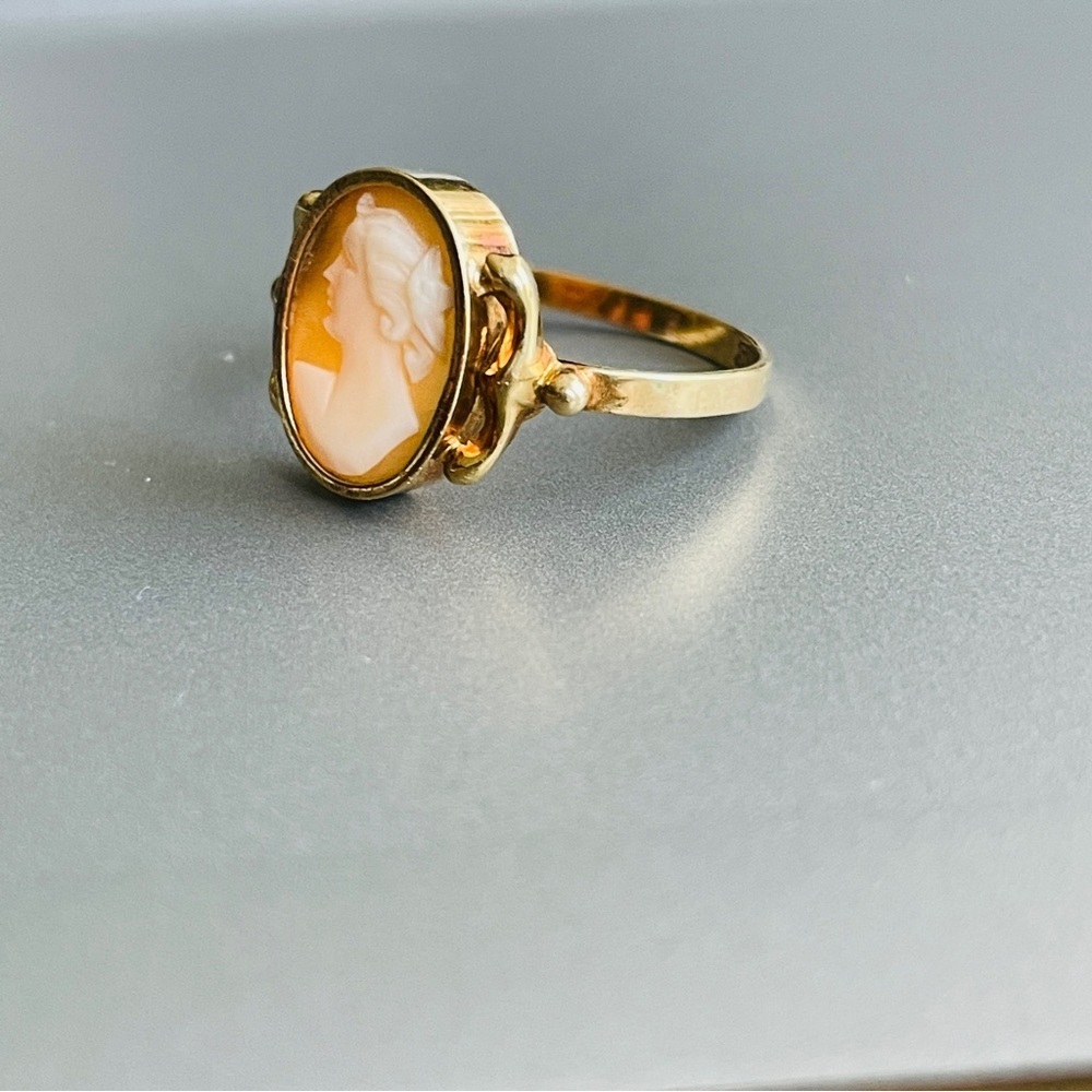 Vintage 14k Gold Carved Shell Cameo Ring - Picture 6 of 10